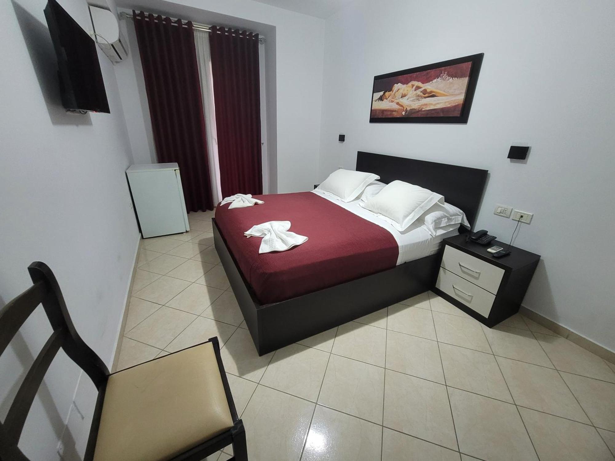 Haris Hotel Vlorë Exterior foto