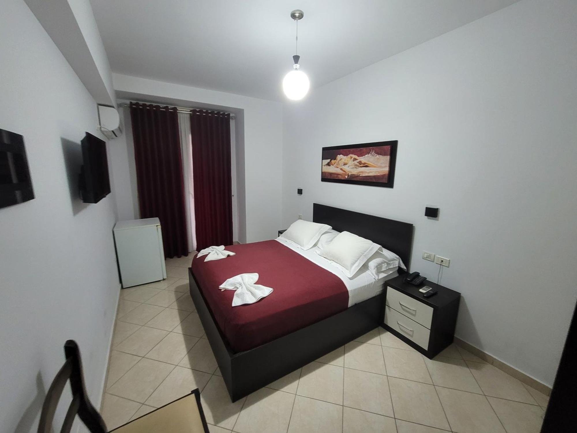 Haris Hotel Vlorë Exterior foto