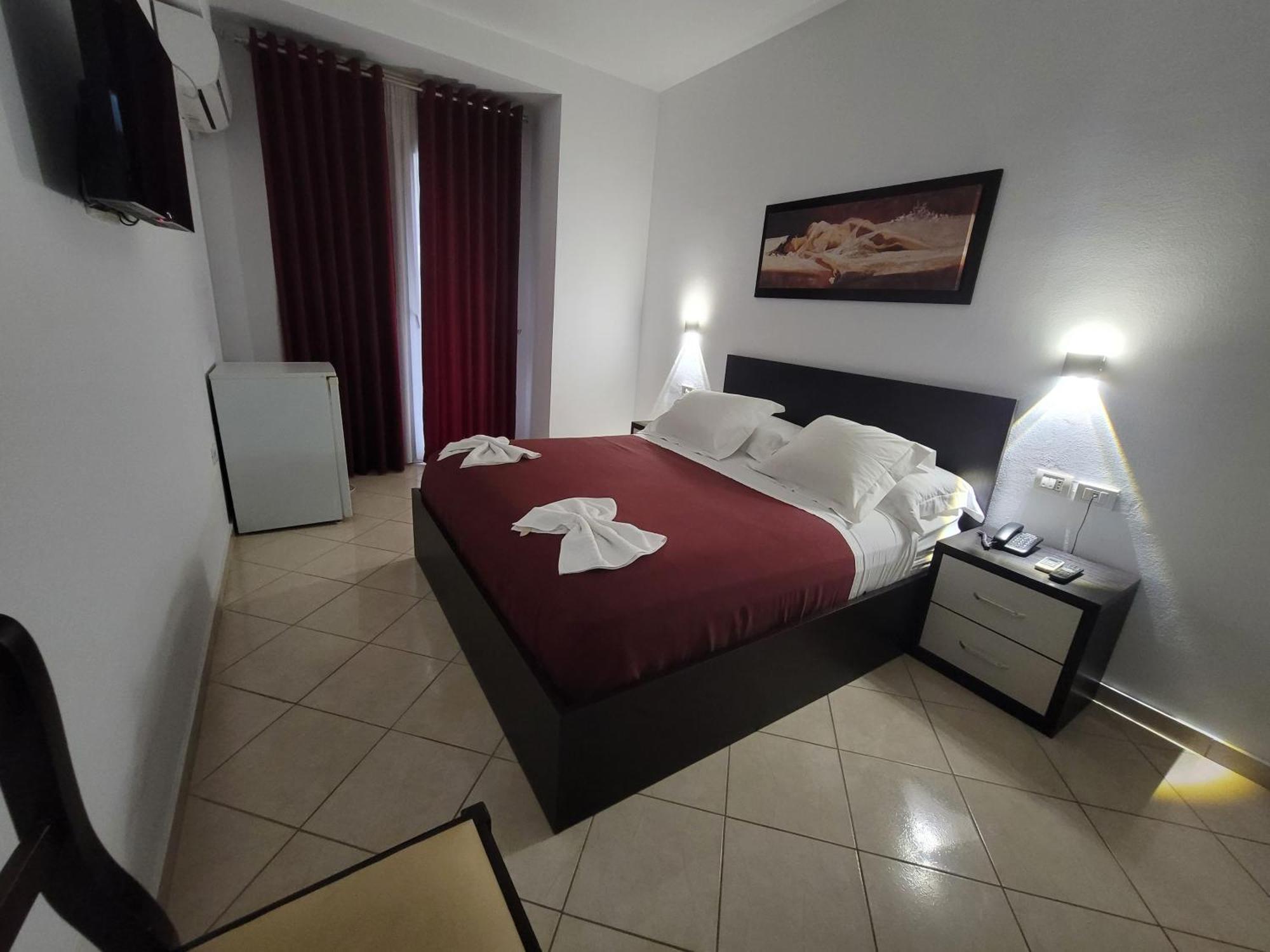 Haris Hotel Vlorë Exterior foto