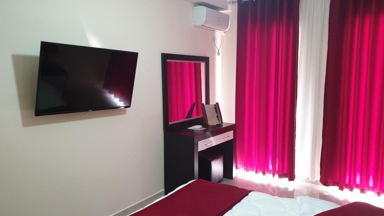 Haris Hotel Vlorë Exterior foto